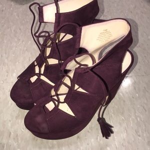 Nine West Burgundy Platform Heel
